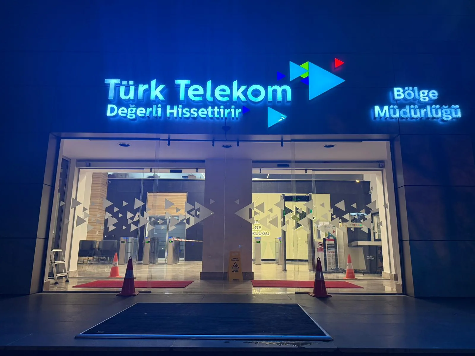 Fotoselli Kayar Kapı Sistemleri